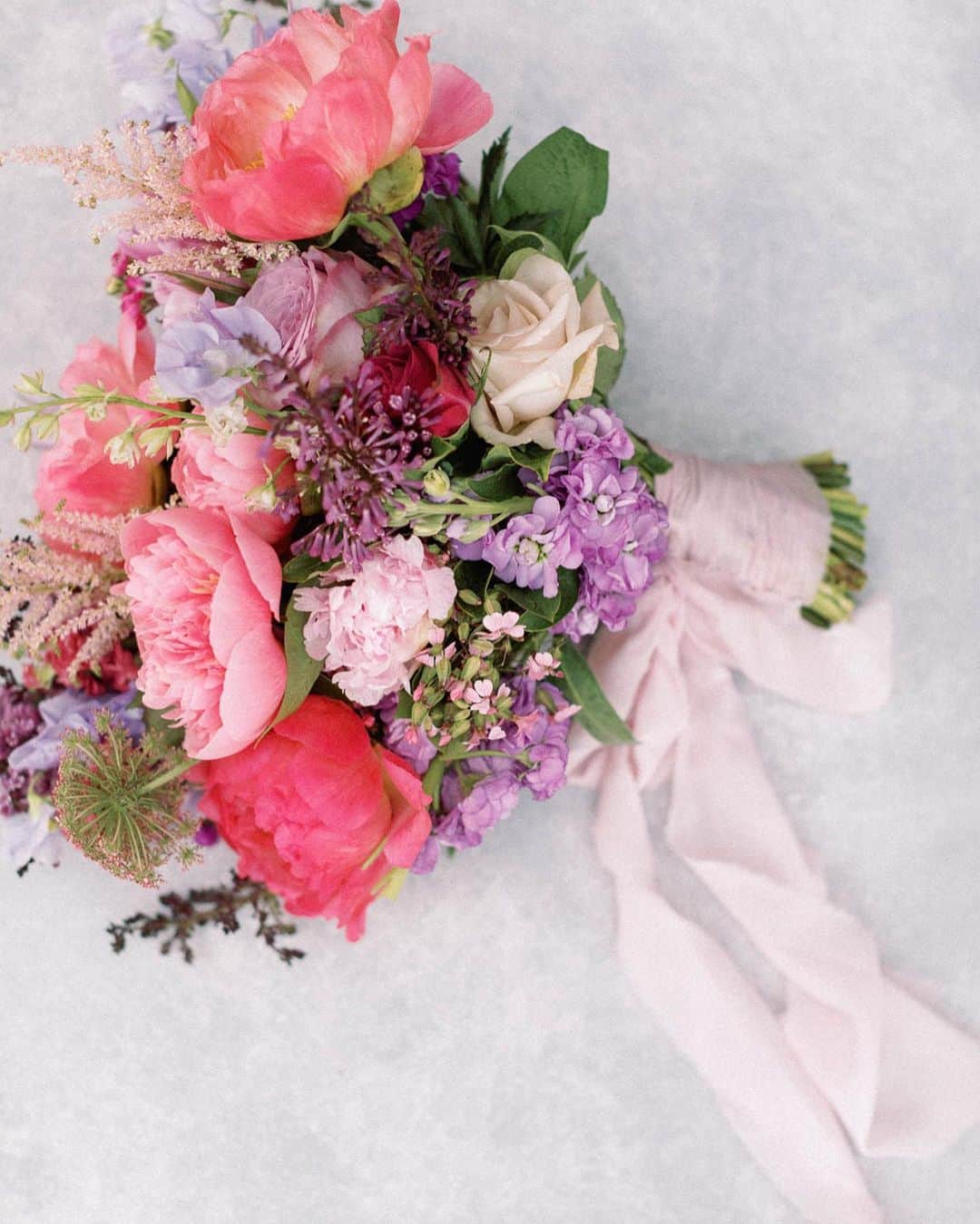 Main things to consider when choosing wedding colors