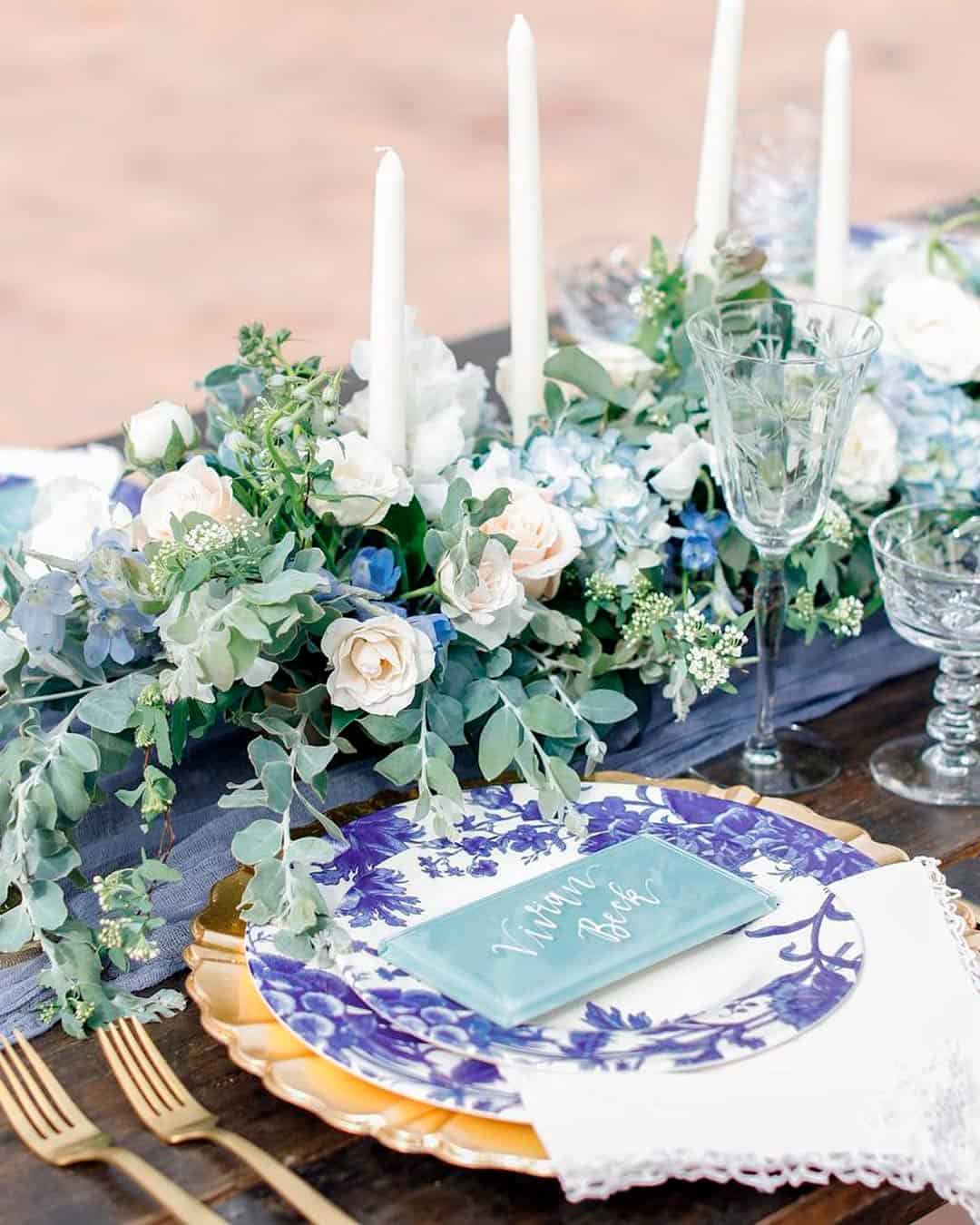 Main things to consider when choosing wedding colors