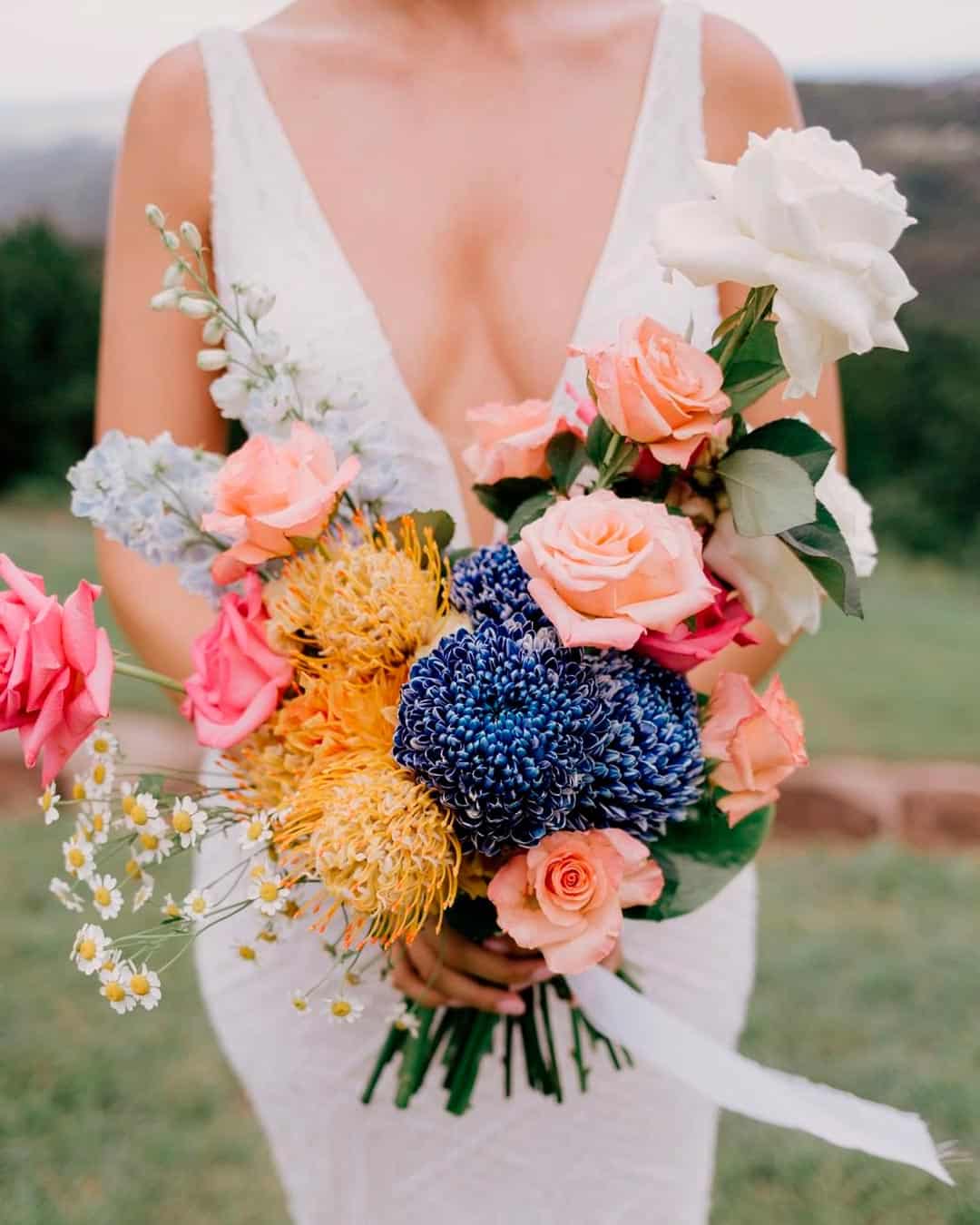 Main things to consider when choosing wedding colors