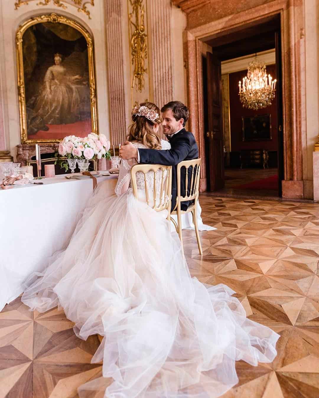 Main things to consider when choosing wedding colors