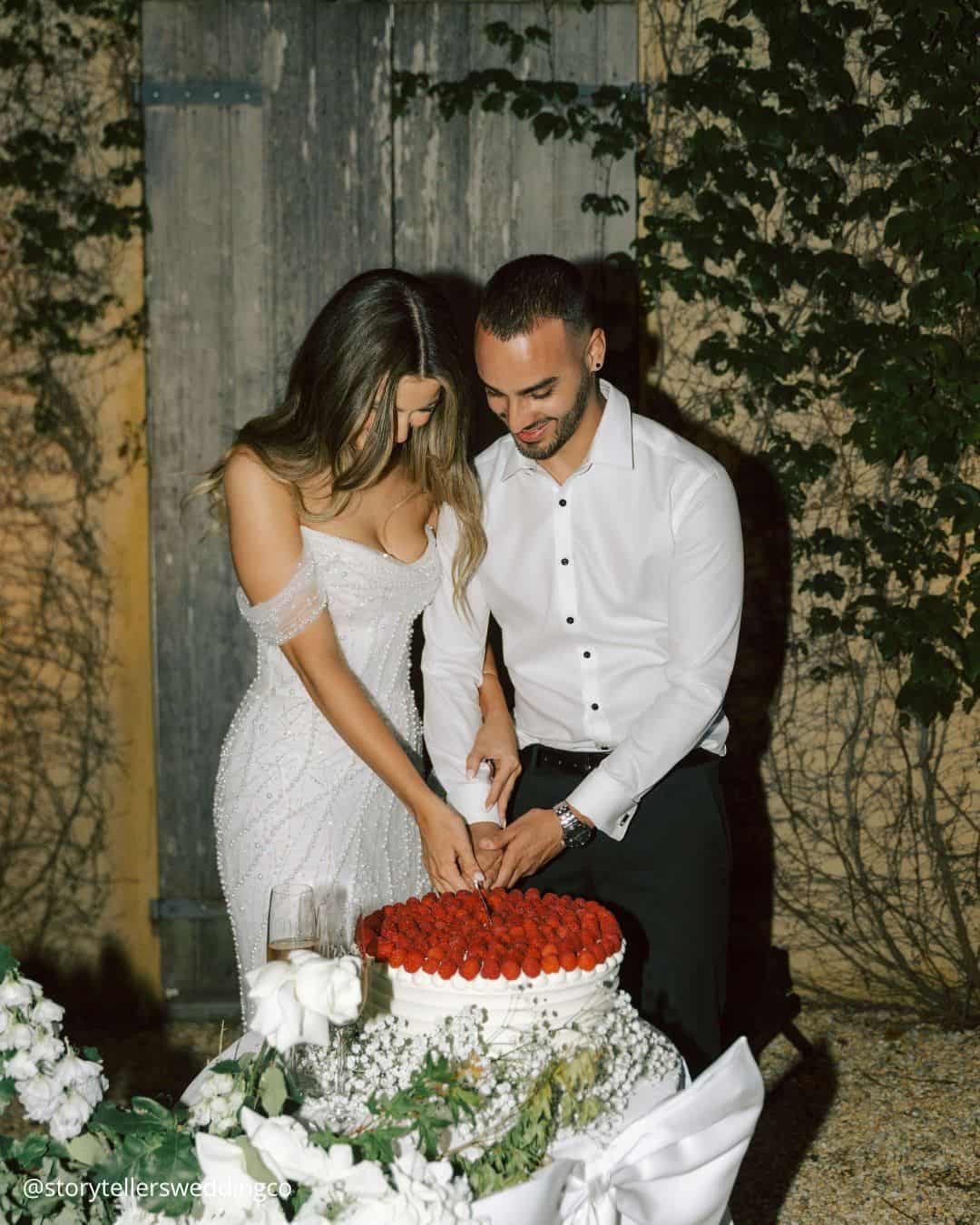 Interactive Cake Decorating Ceremony