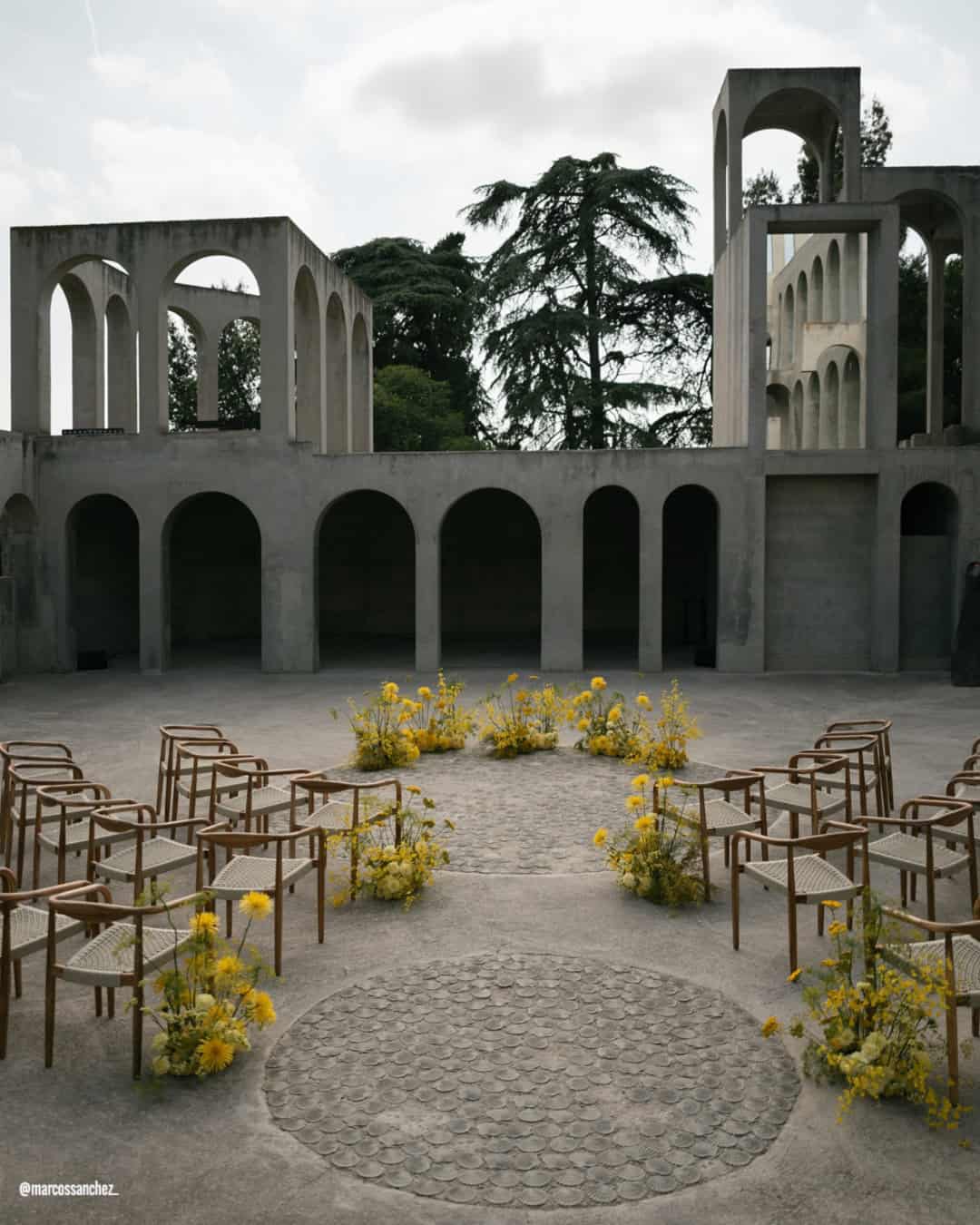 Minimalist Seating Arrangements
