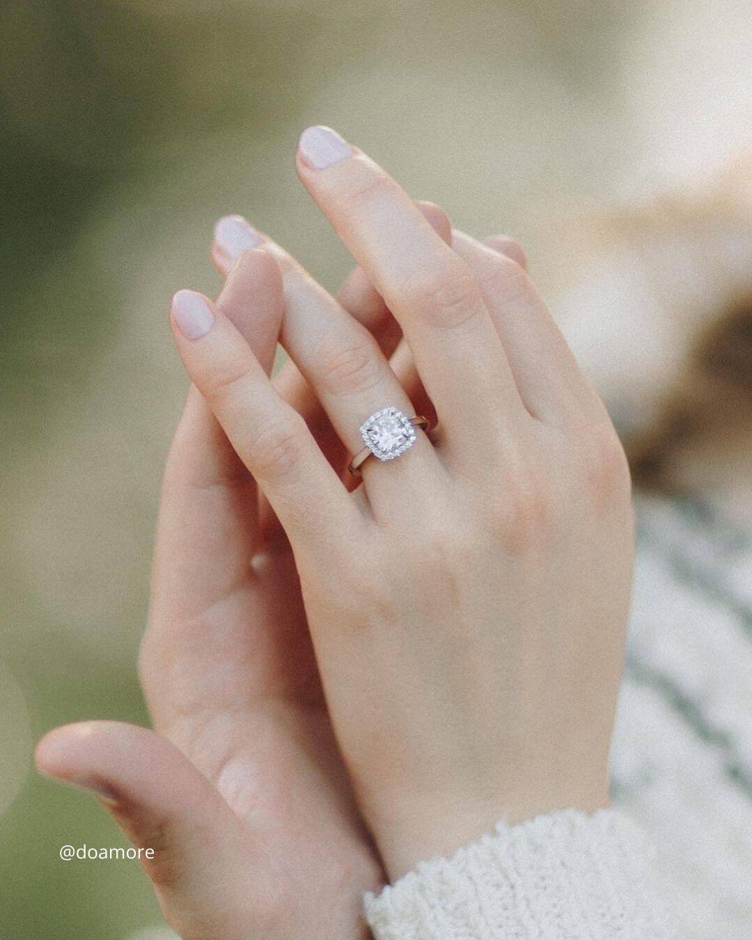 White Gold Engagement Rings