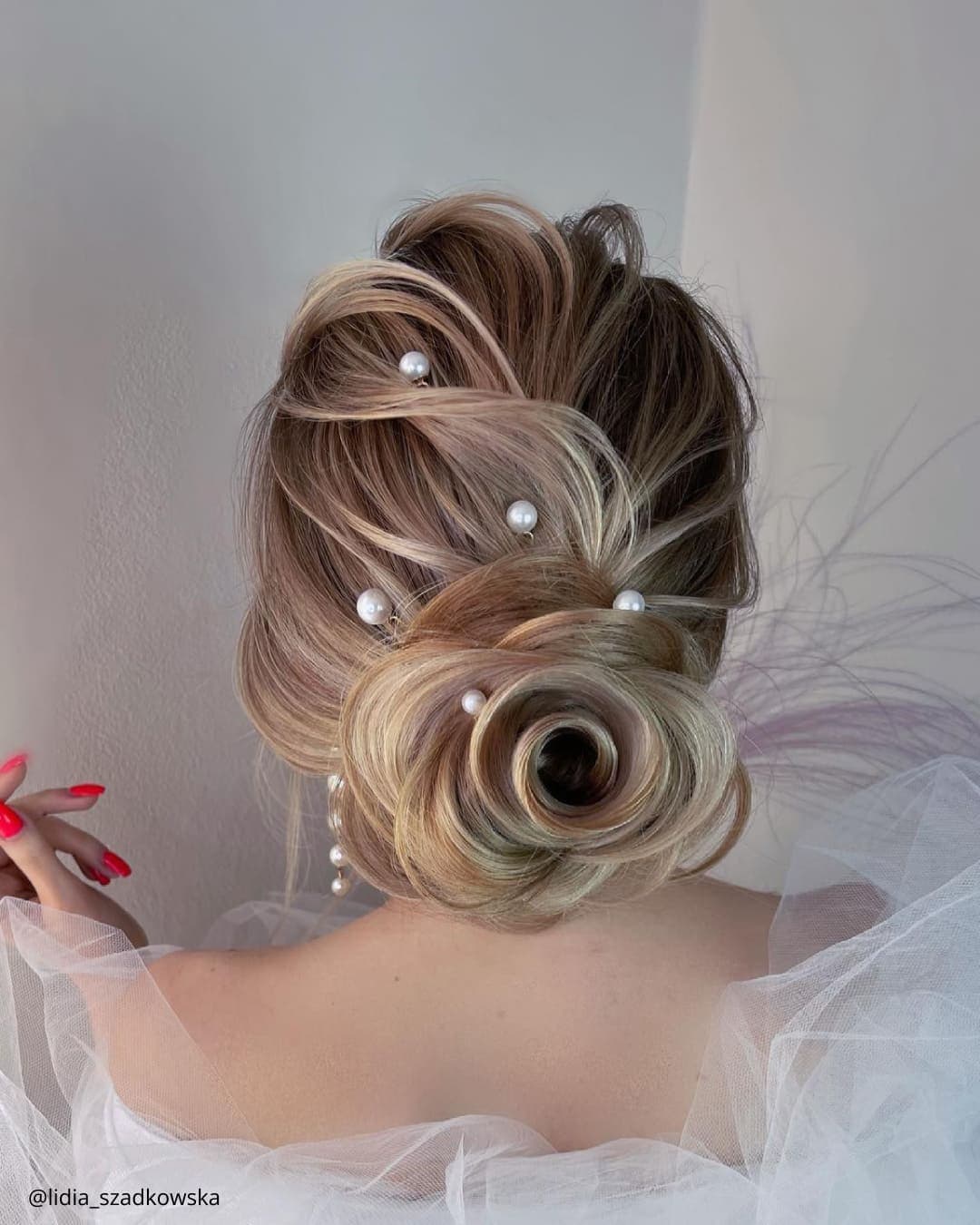Ponytail With Bridal Hair Bow