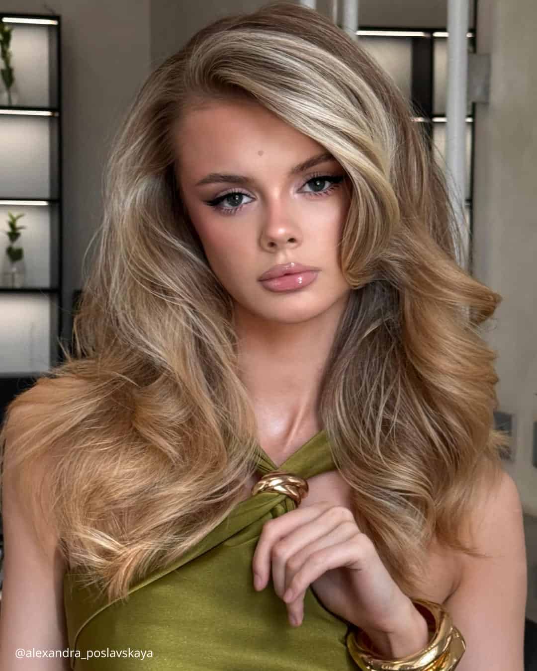 Glamorous Hollywood Curls