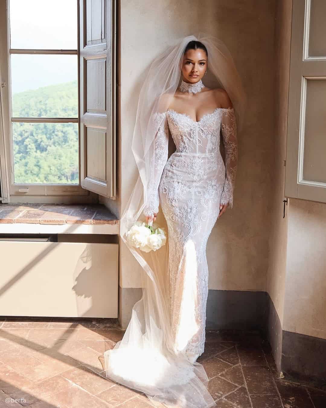 Off The Shoulder Hot Dresses