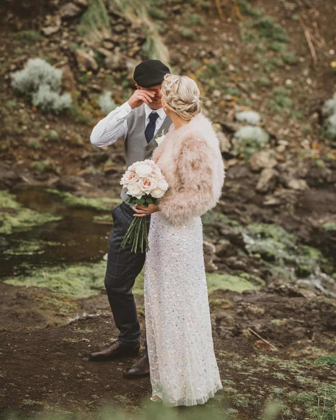 Main features of a small wedding, intimate wedding