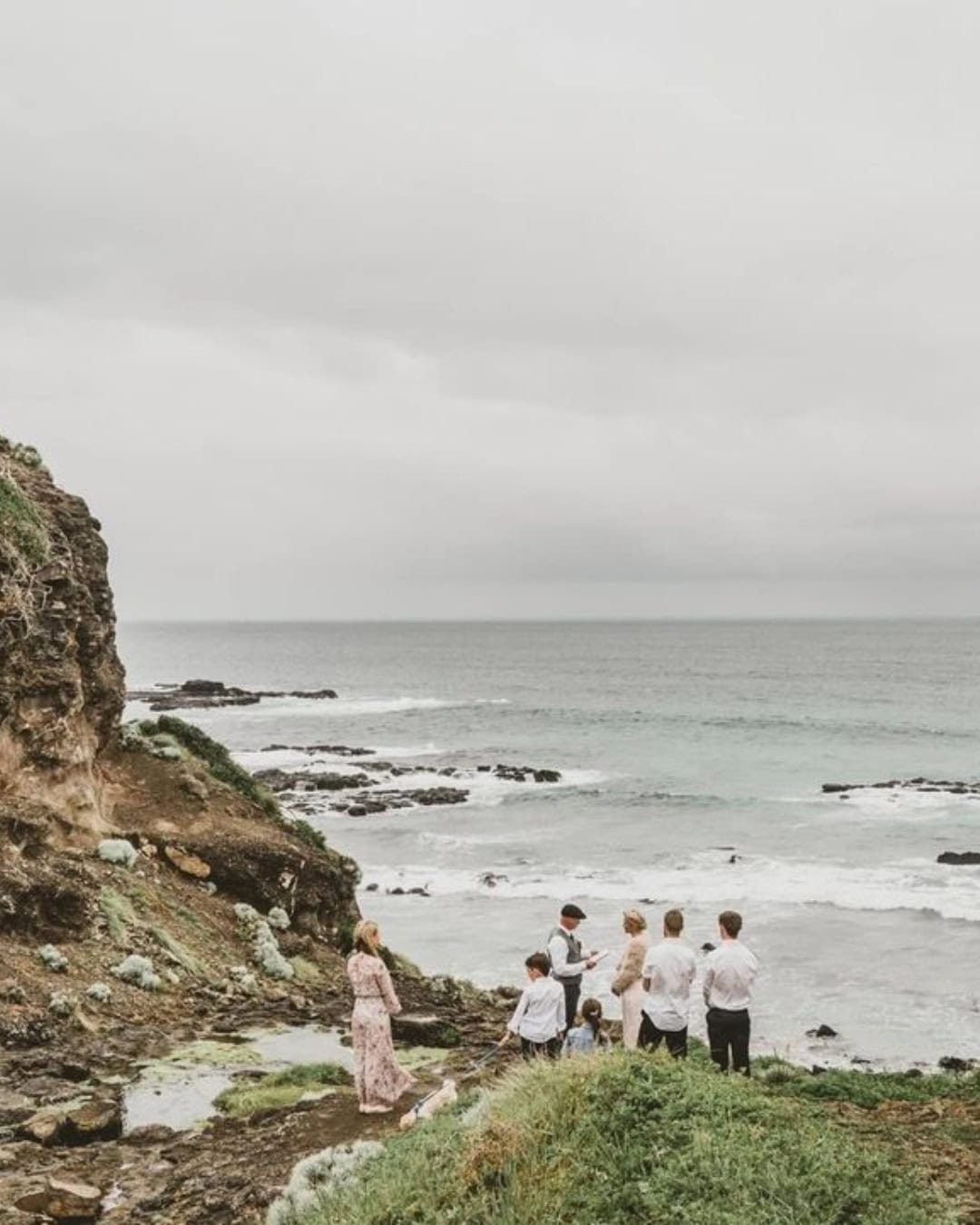 Main features of a small wedding, intimate wedding