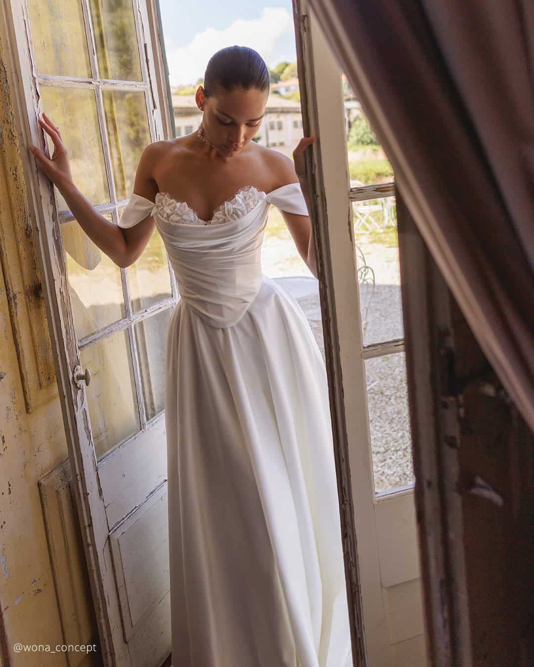 Simple Off The Shoulder Wedding Dresses