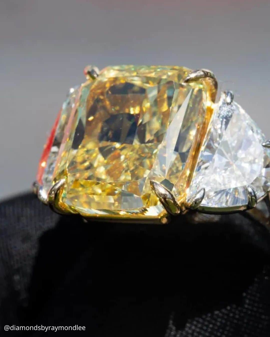 Halo 3 Stone Engagement Rings