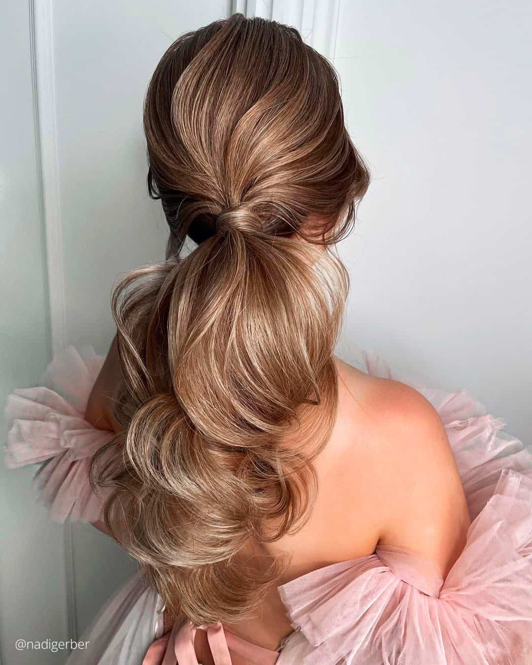 Pro Tips: How should brides prepare their hair if it tends to be oily or dry?