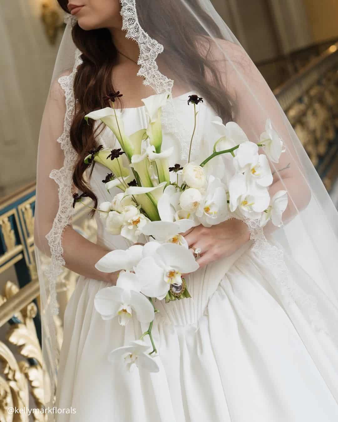 Breathtaking White Wedding Bouquets
