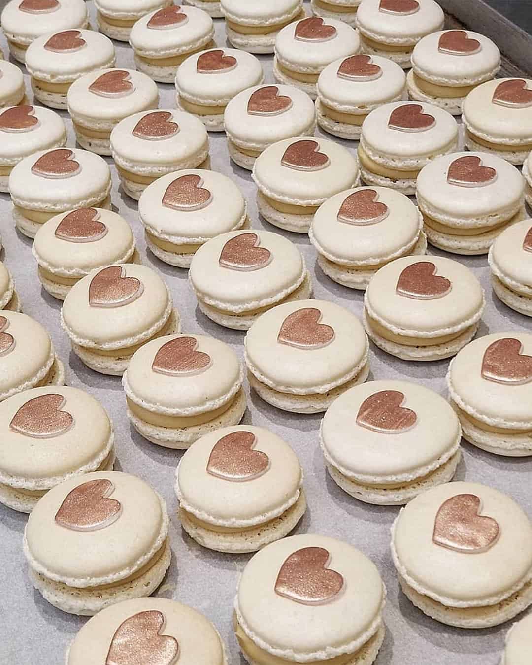 non traditional wedding dessert ideas charming macarons