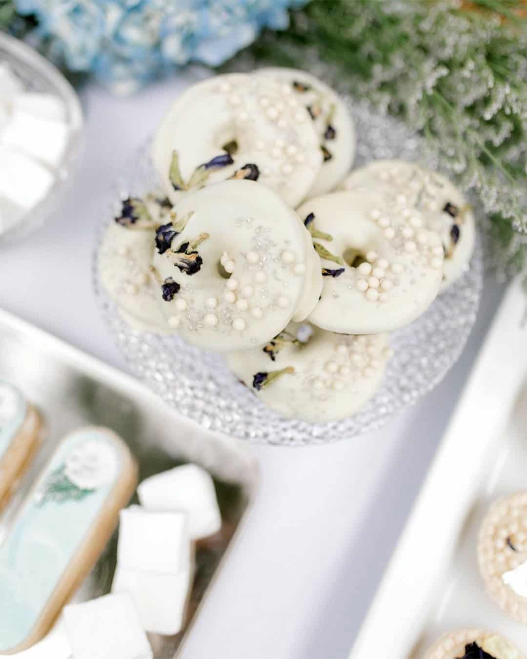 non traditional wedding dessert ideas adorable wedding donuts