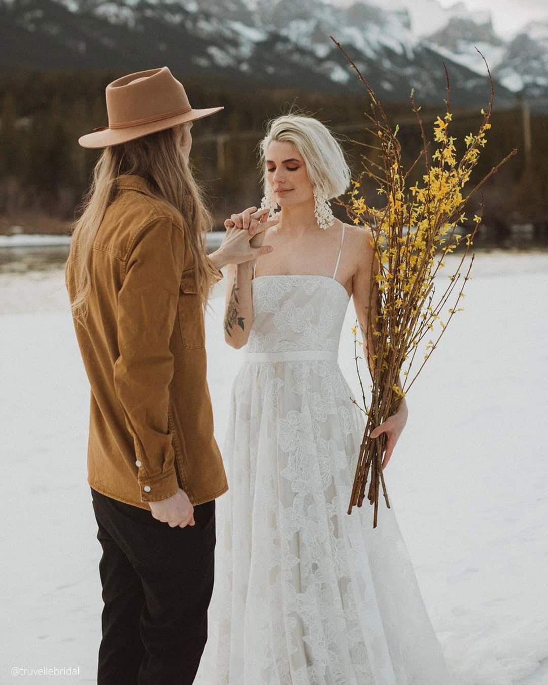Winter Bride Outfits With Fur
