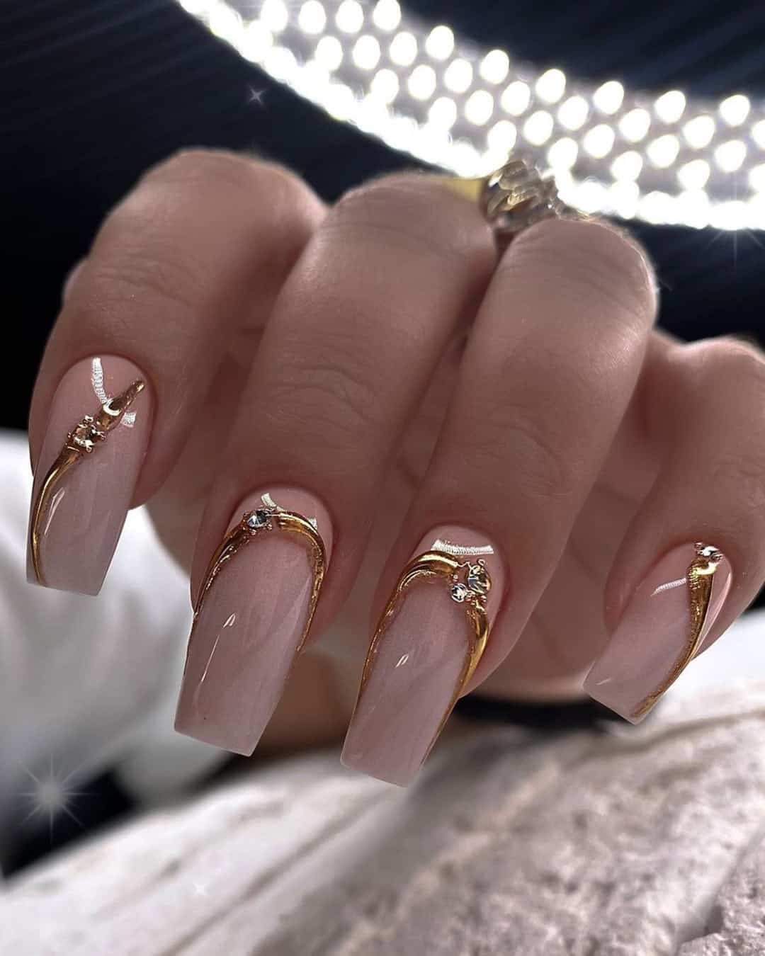 Classy Wedding Guest Nails Ideas