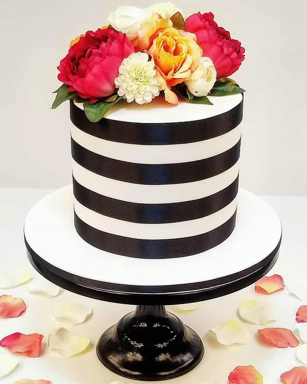 Wedding Cakes With Flowers