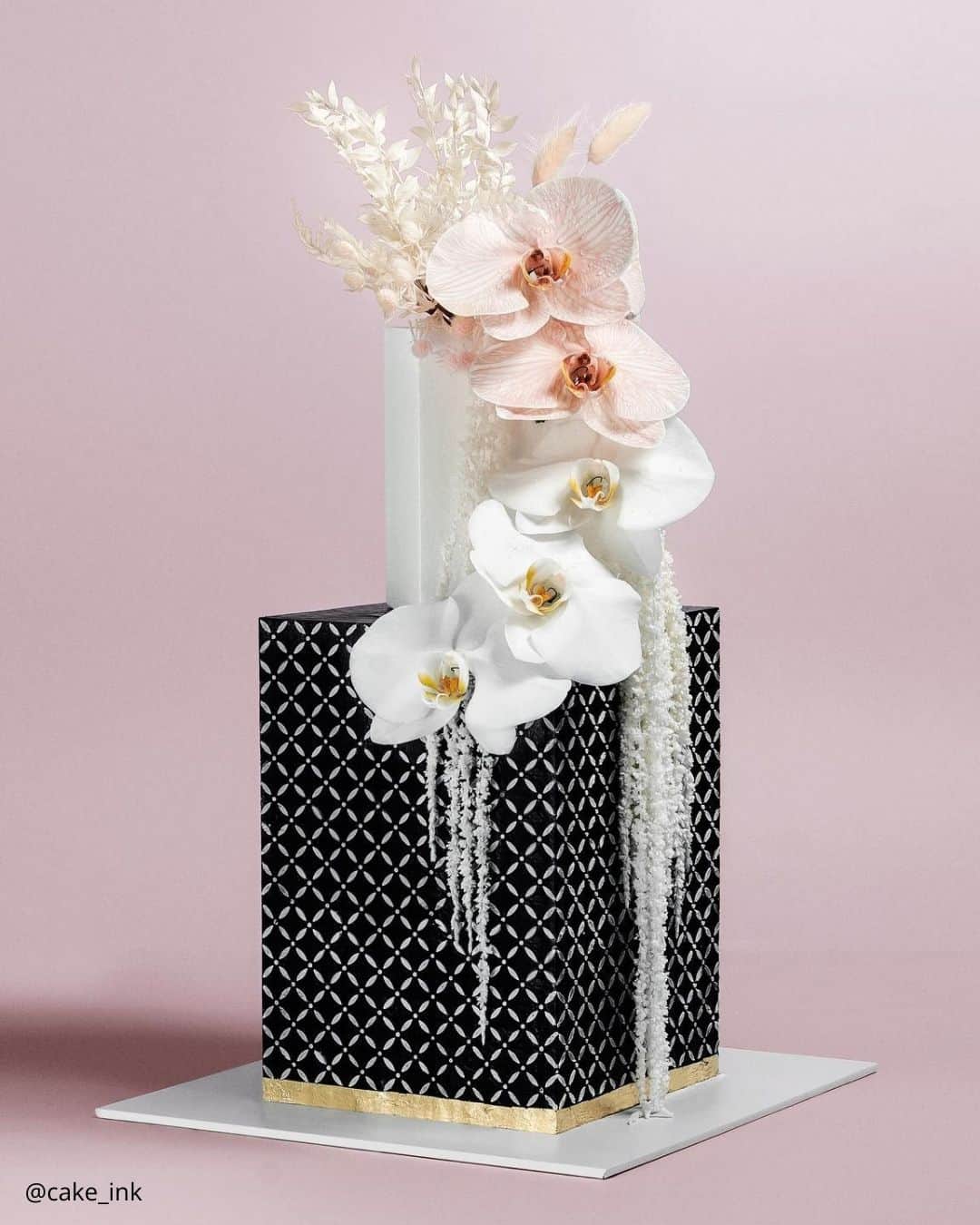 Modern Black And White Wedding Cakes