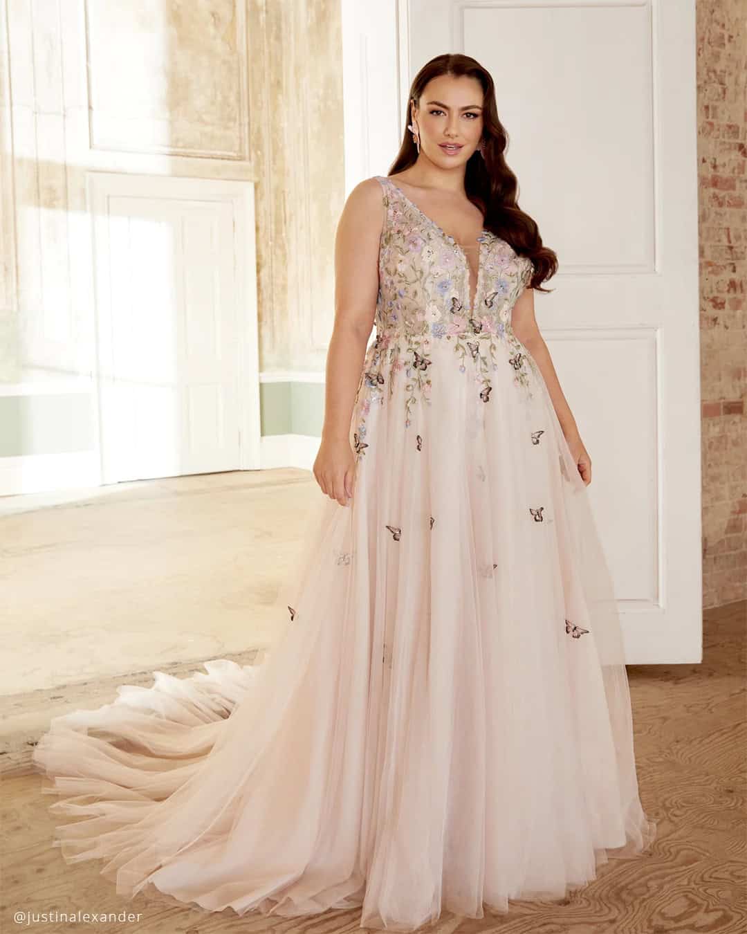 Short Plus Size Wedding Dresses