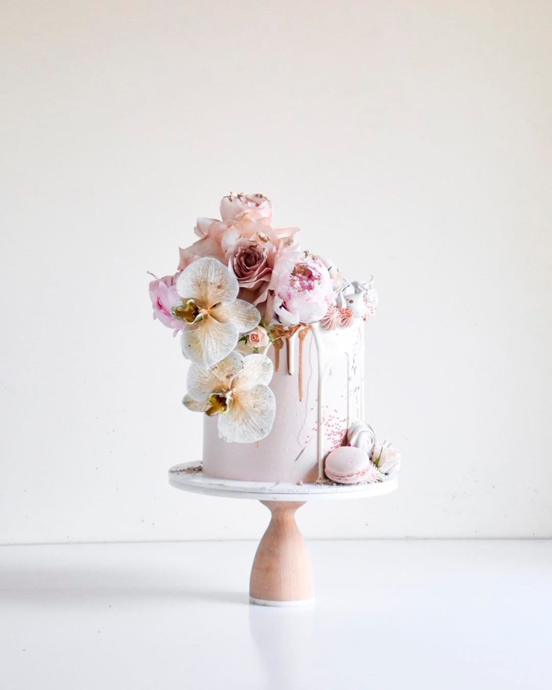 Types of Wedding Cakes Drip