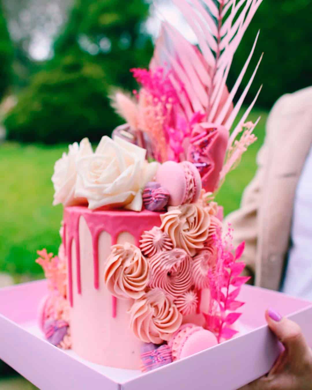 Types of Wedding Cakes Drip