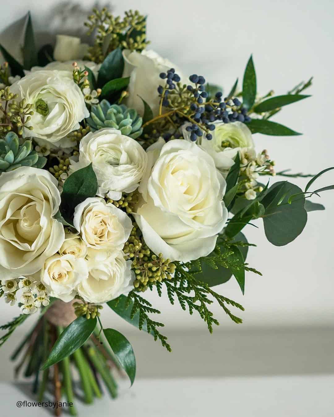 Winter Wedding Bouquet Ideas