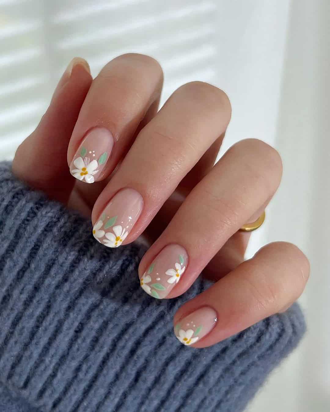 Simple Nail Designs for Your Summer Wedding