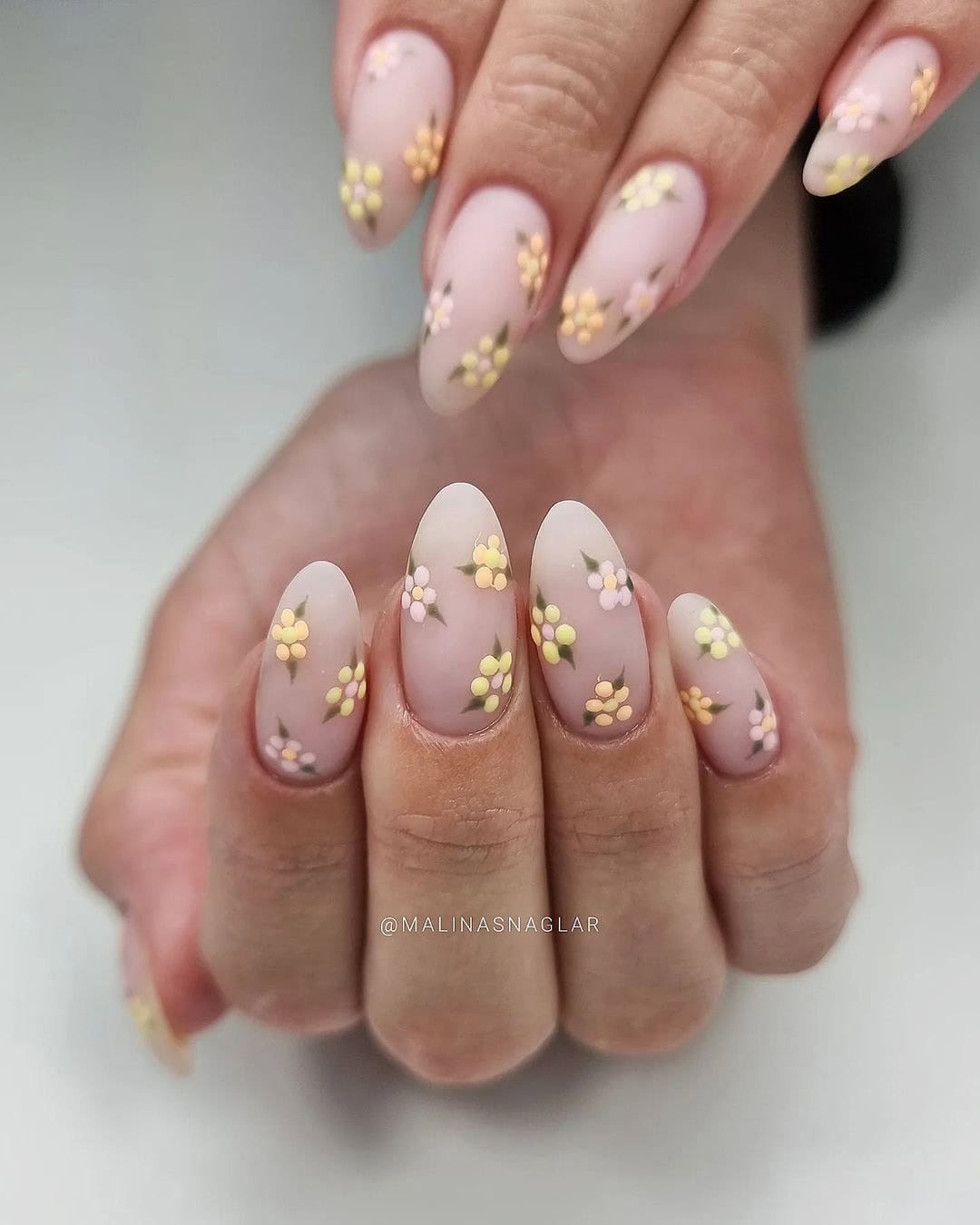 Simple Nail Designs for Your Summer Wedding
