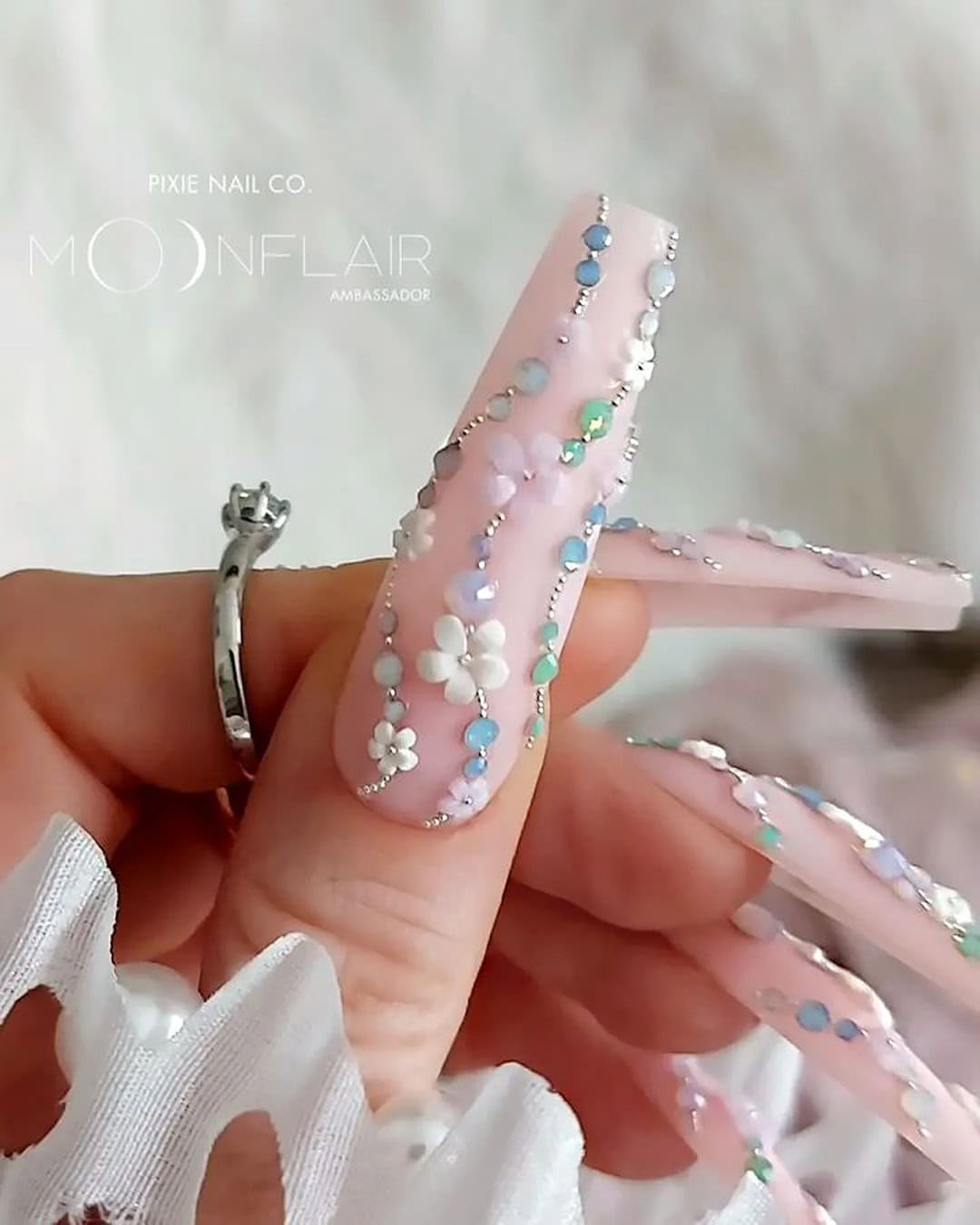 Elegant Summer Wedding Nails For Classic Brides