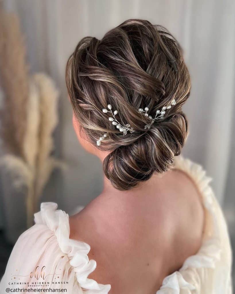Messy Side Bun Hairstyles For Wedding