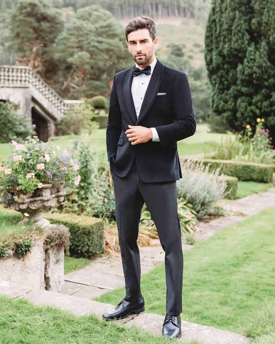 Black Suit Ideas For Wedding With Vest