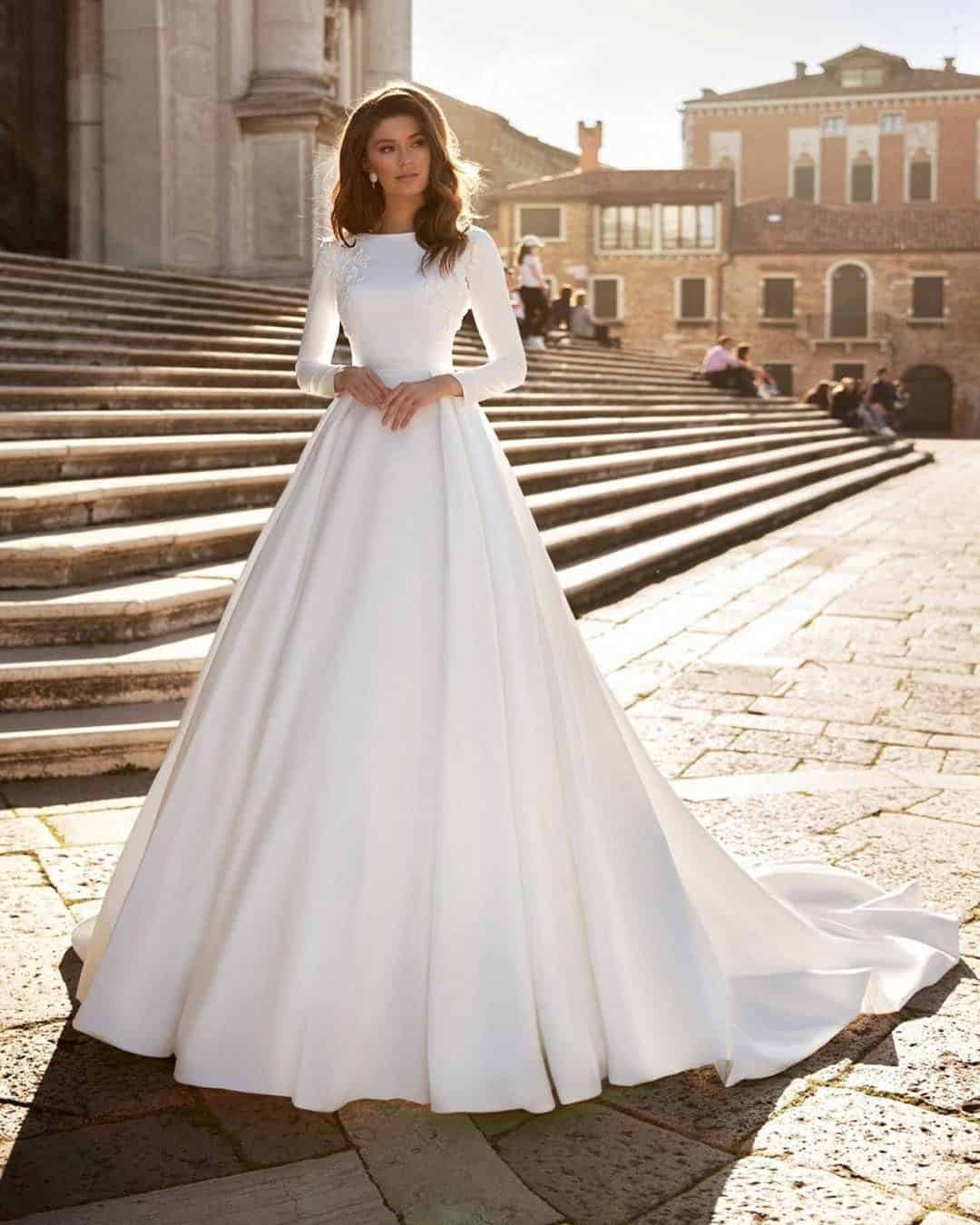 Simple Long Sleeve Wedding Dresses