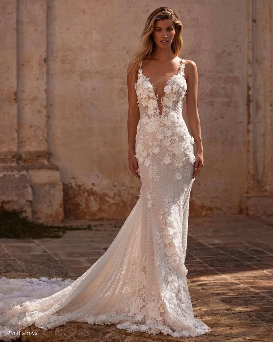 Lace Wedding Dresses For The Beach