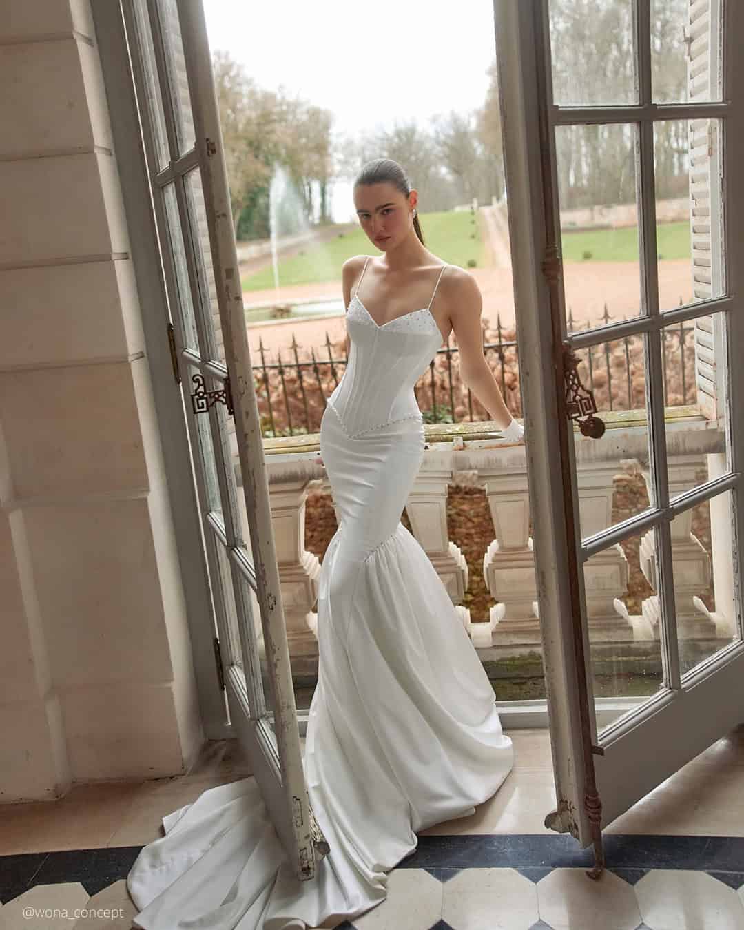 Beach Bridal Gowns With Spaghetti Straps