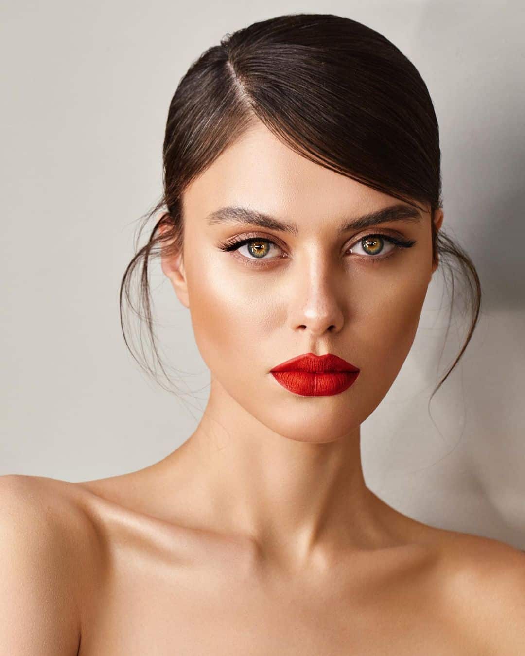 Fall Makeup For Bride's Lips