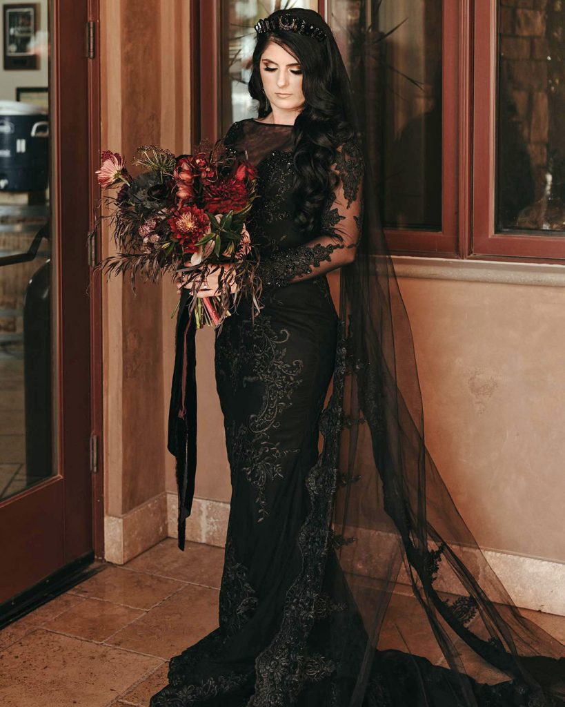 Best Gothic Wedding Outfits