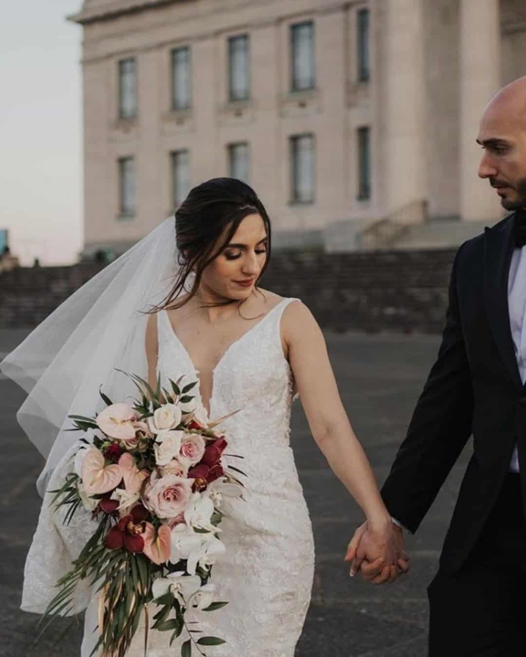 Simple Bouquets For A Bride