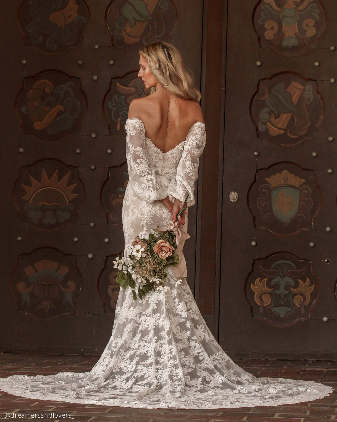 Long Sleeve Backless Wedding Dresses