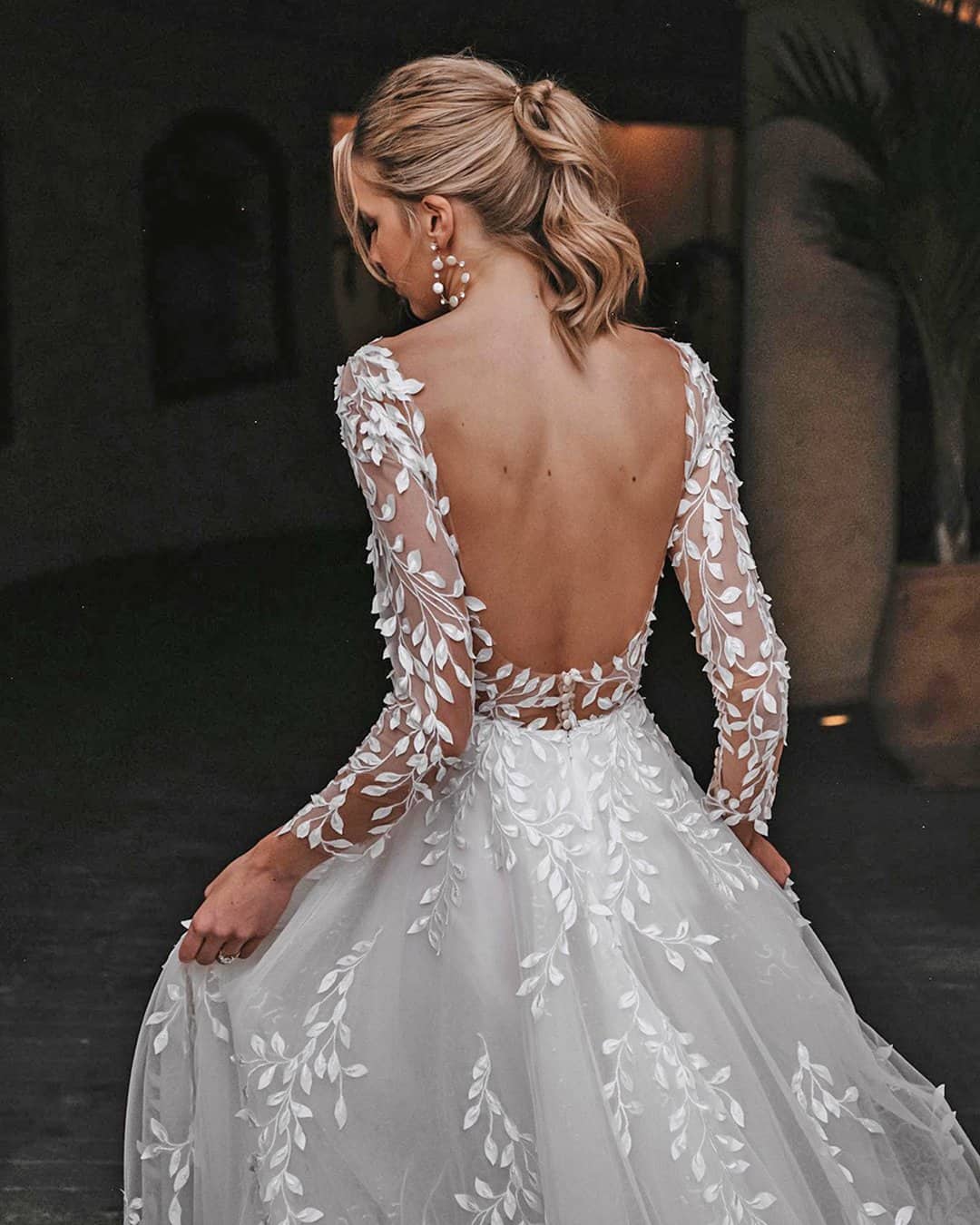 Long Sleeve Backless Wedding Dresses