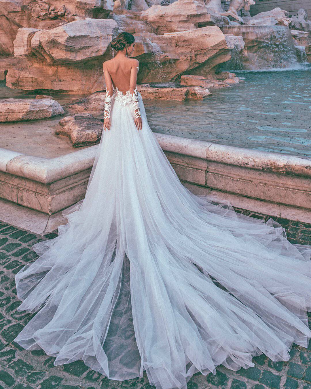 Long Sleeve Backless Wedding Dresses