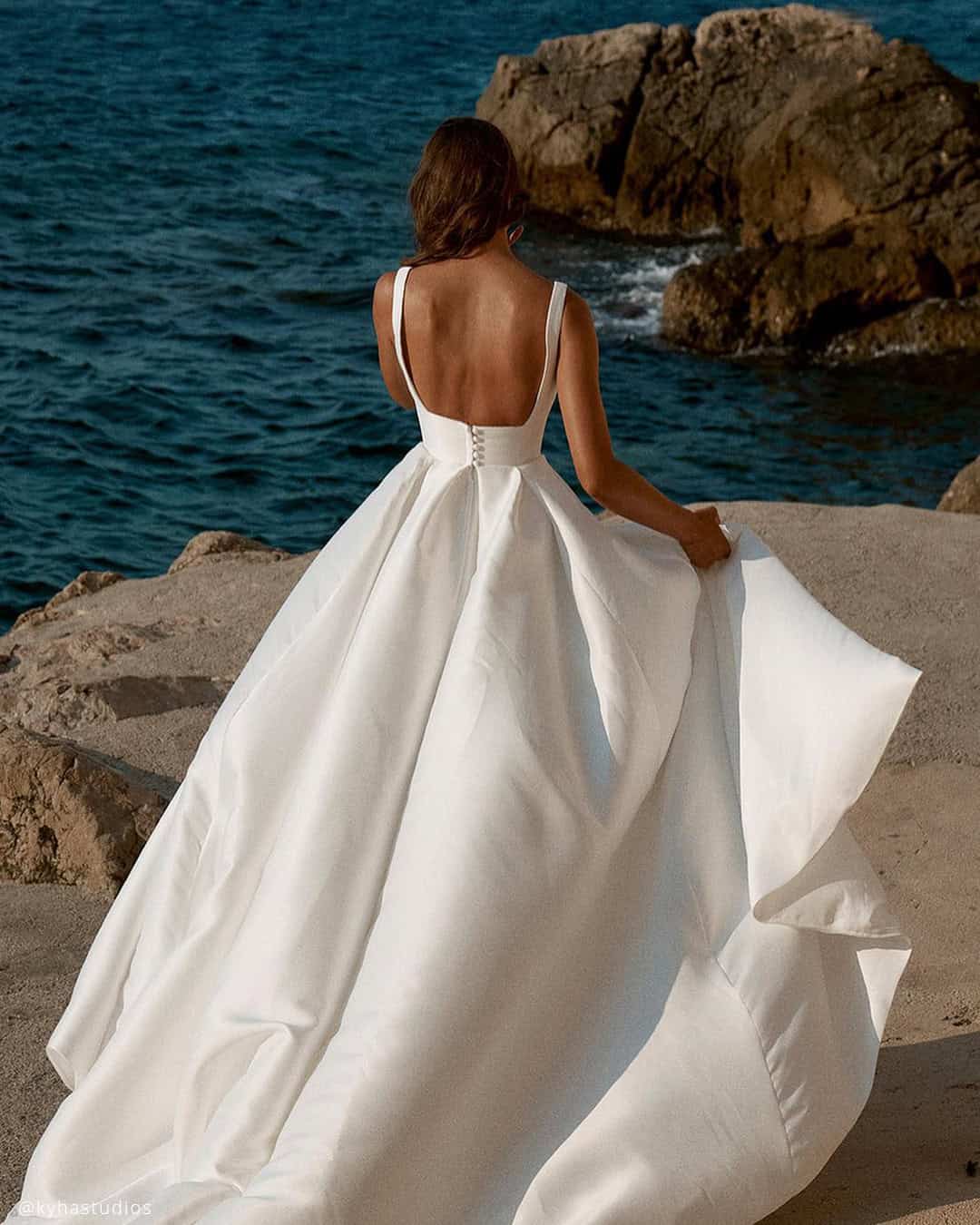 Elegant Backless Bridal Dresses