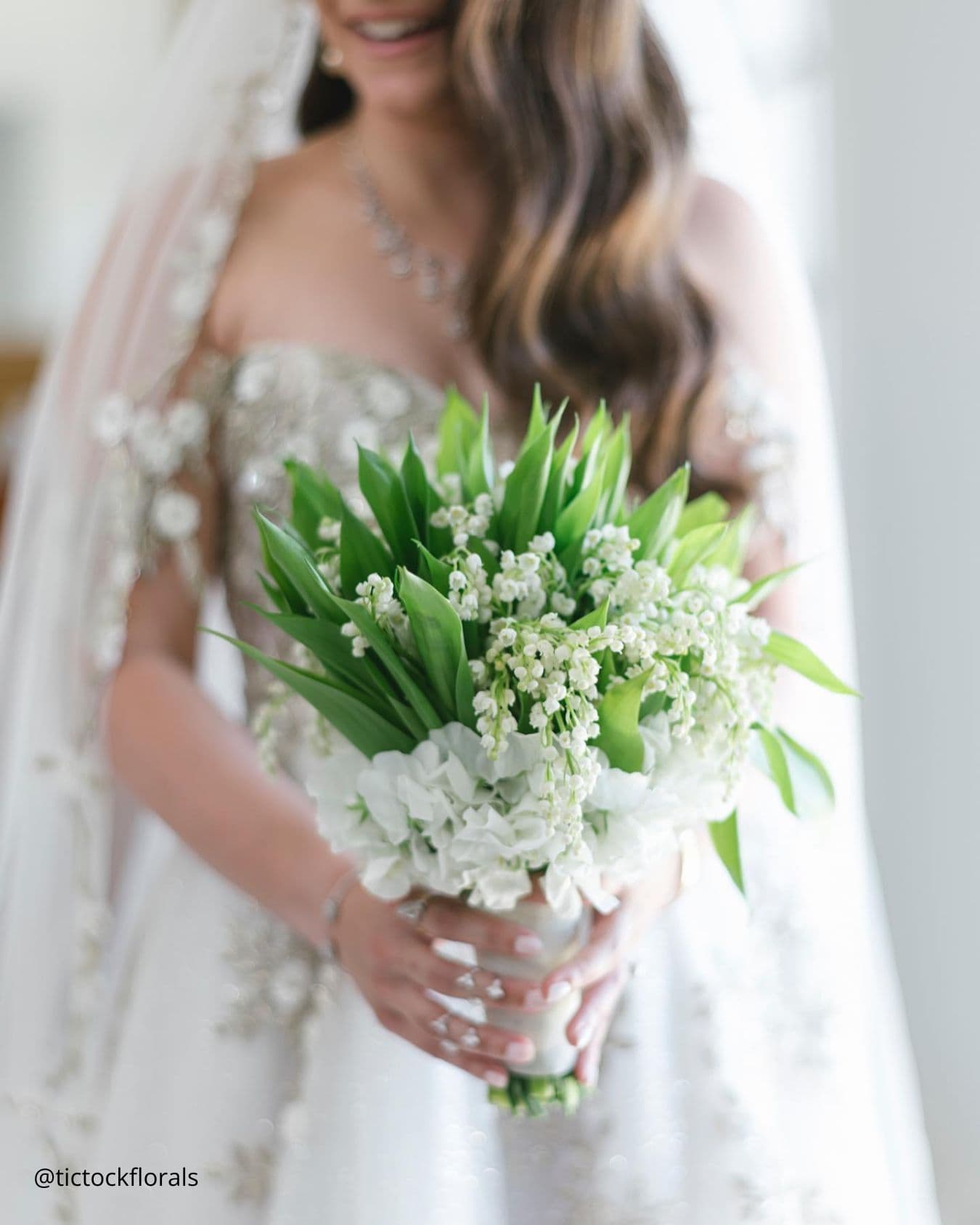 Unique Spring Wedding Bouquets For The Modern Bride
