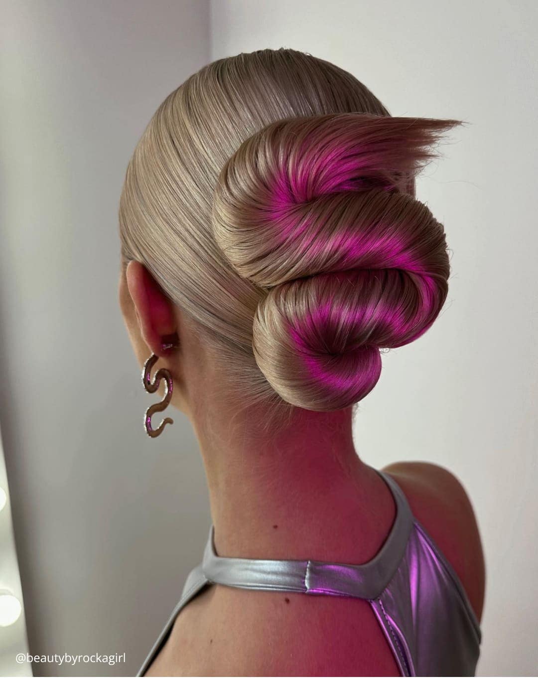 Veil-Friendly Low Bun